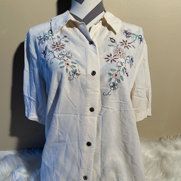 Alfred Dunner Tops - Alfred Dunner Size 16 White Short Sleeve Floral